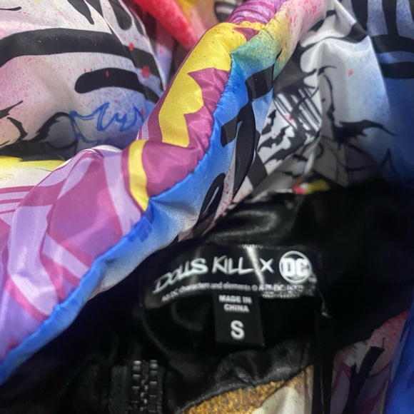 NWT Dolls Kill x DC Comics Puffer Jacket Size Small - Picture 8 of 9